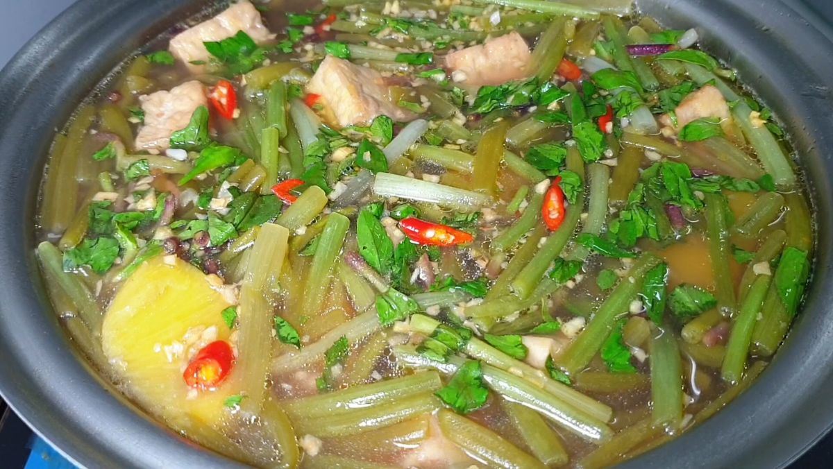Canh chua bông súng