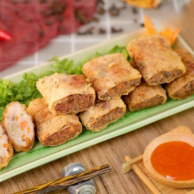 Cách làm chả giò Quảng Đông bổ dưỡng và đẹp mắt bằng chảo chiên ngập dầu