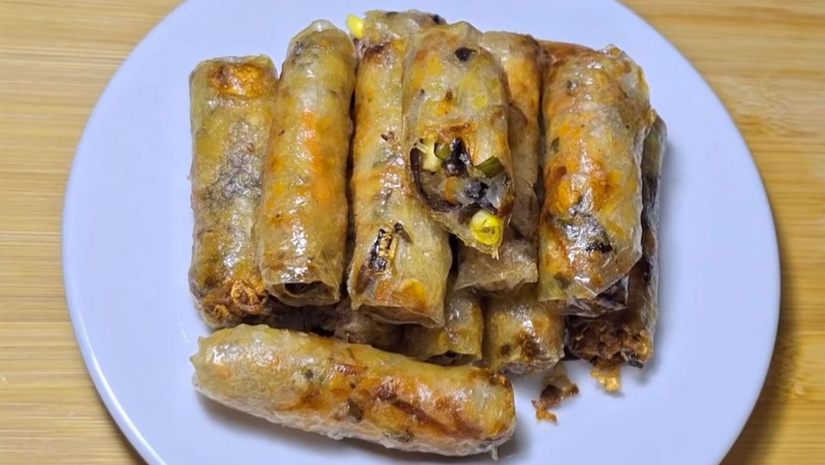 Cách làm chả ram chay giòn ngon, không bị thấm dầu đơn giản tại nhà