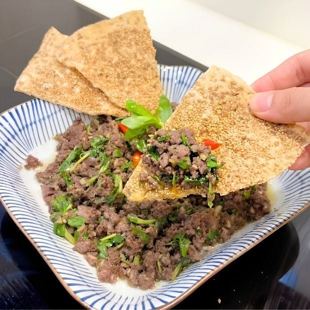 Chim câu xúc bánh đa