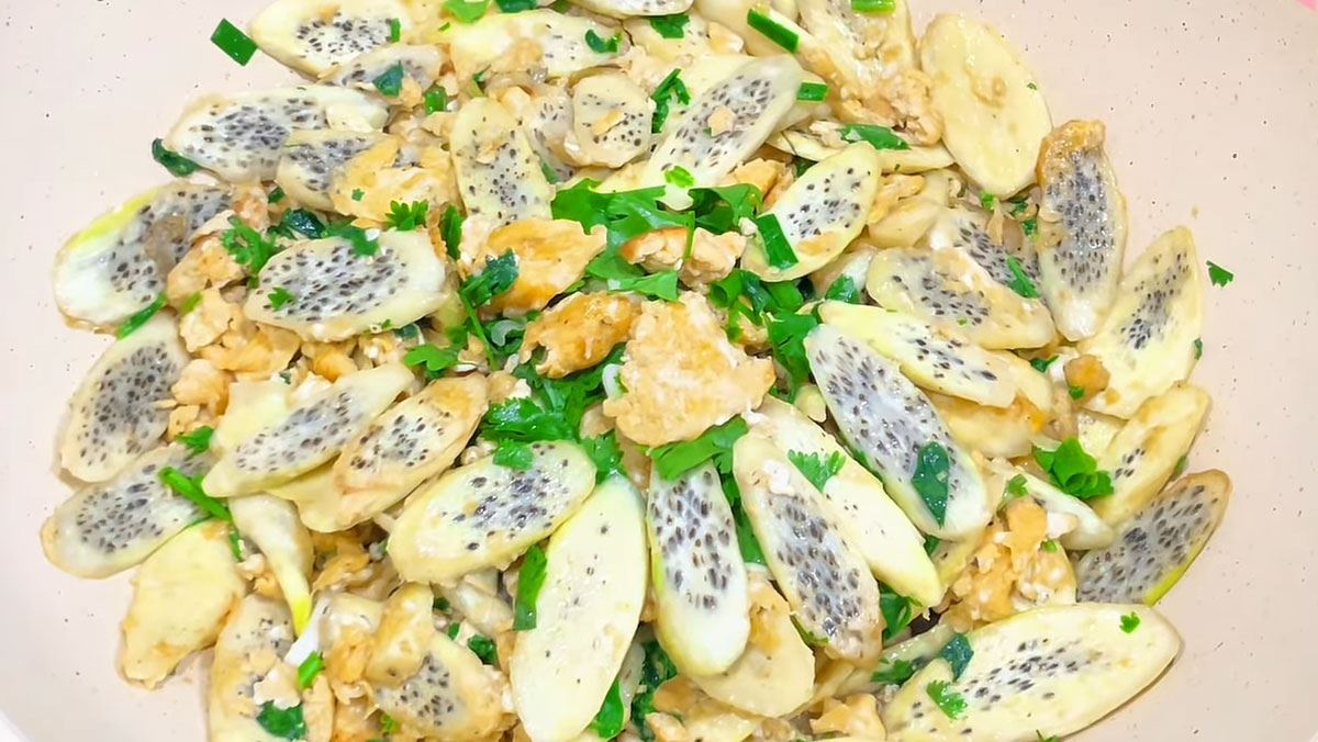 củ niễng xào trứng