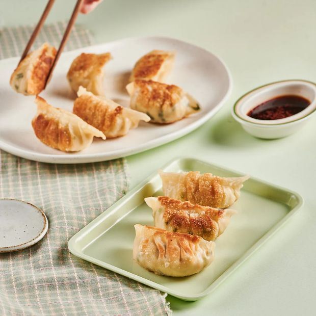 Cách làm mandu chiên nước siêu đơn giản chỉ với chảo chống dính