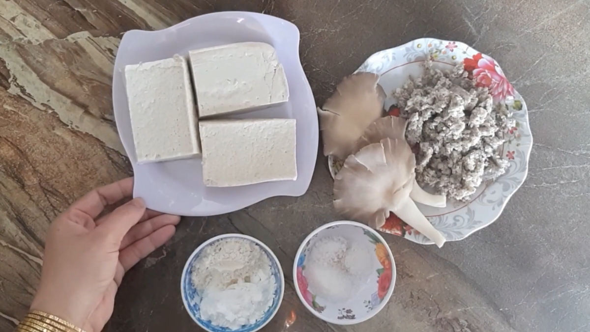 Ingredients for making vegetarian snakehead fish