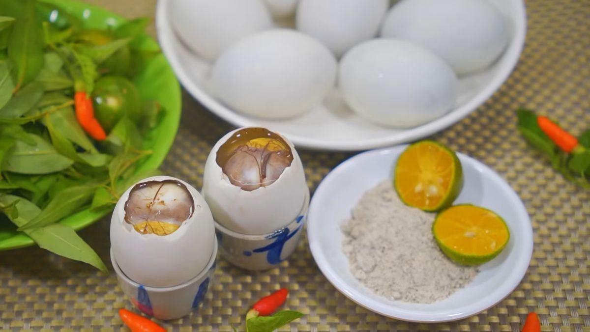 trứng vịt lộn luộc