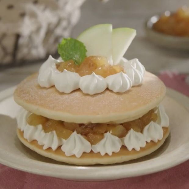 Bánh pancake táo