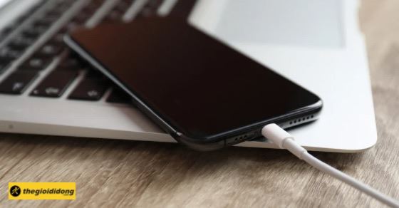 iPhone không nhận sạc: Nguyên nhân và 8 cách khắc phục hiệu quả