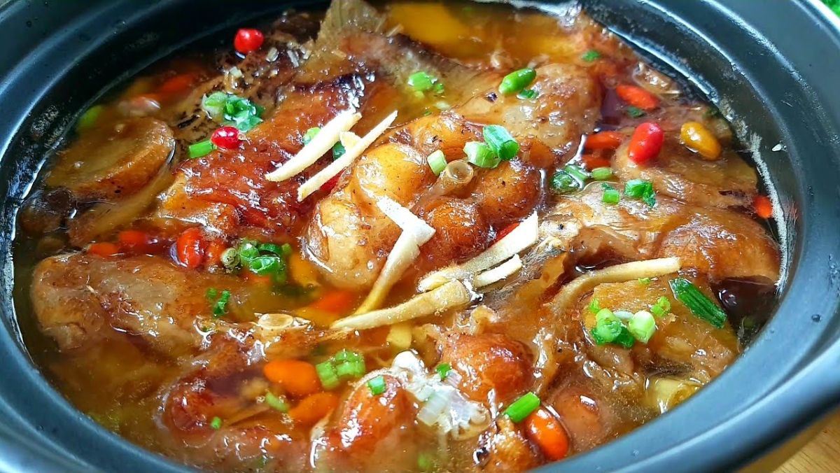 Cá trắm kho riềng sả