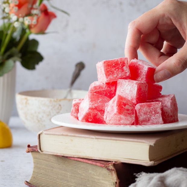 Cách làm kẹo Thổ Nhĩ Kỳ dẻo thơm ăn hoài không chán bằng bộ nồi chảo quánh