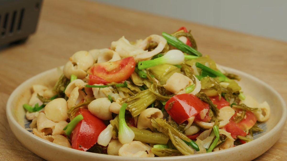 lòng già xào dưa chua