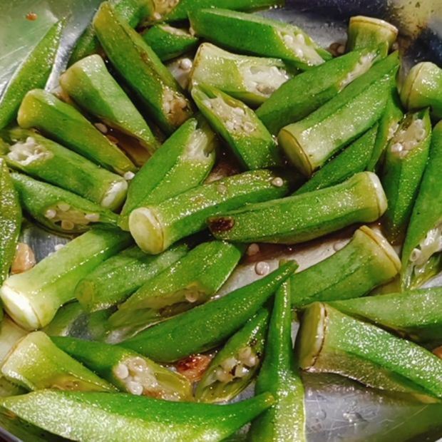 Cách xào đậu bắp không nhớt màu xanh đẹp mắt và dễ thưởng thức