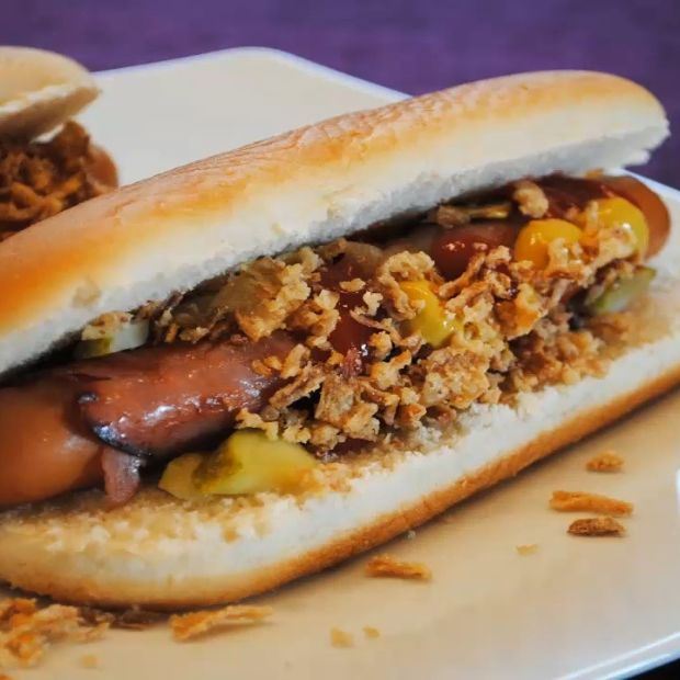 Cách làm bánh mì kẹp xúc xích đơn giản tại nhà lót dạ ngày mới