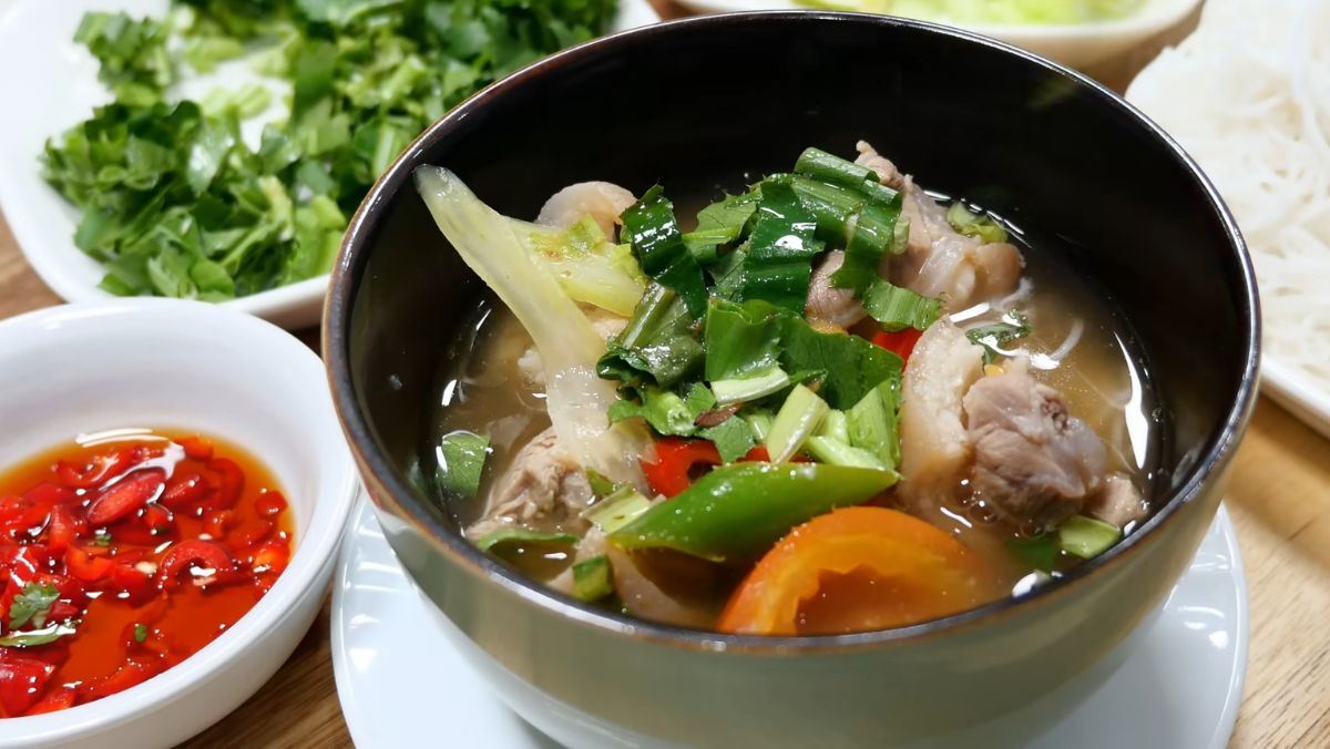 Móng giò nấu canh chua