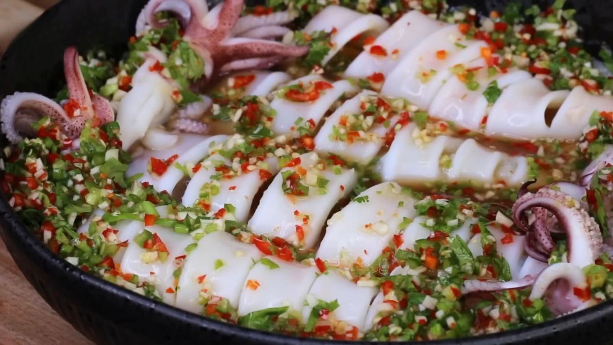 Mực hấp Thái