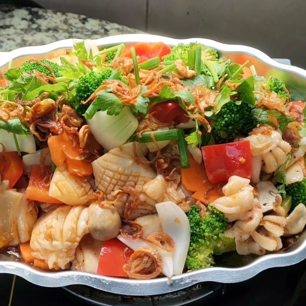 Cách làm mực né sa tế rau củ ngũ sắc bằng chảo nhôm chống dính sâu lòng