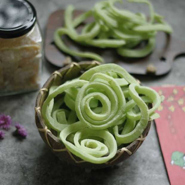 Hướng dẫn cách làm mứt dừa sáp bằng chảo chống dính đơn giản