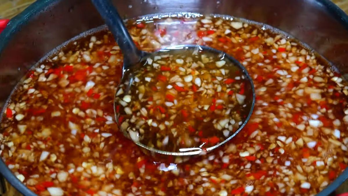 nước mắm chấm thịt nướng