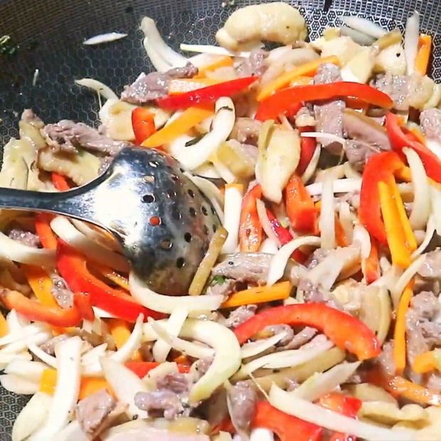 Cách làm thịt ngựa xào lăn thơm ngon không dai tại nhà