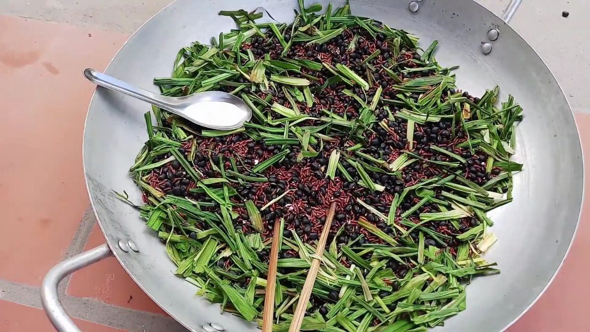 Trà đậu đen xanh lòng