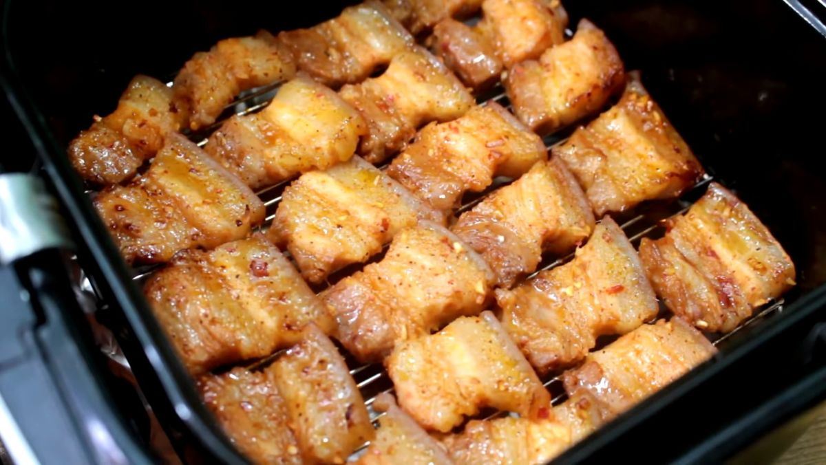 Nướng thịt ba chỉ bằng nồi chiên không dầu