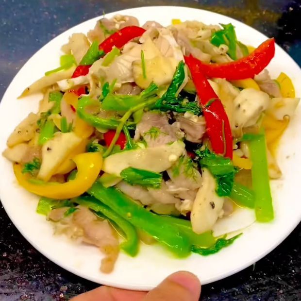 Nguyên liệu cá chép giòn xào ớt chuông