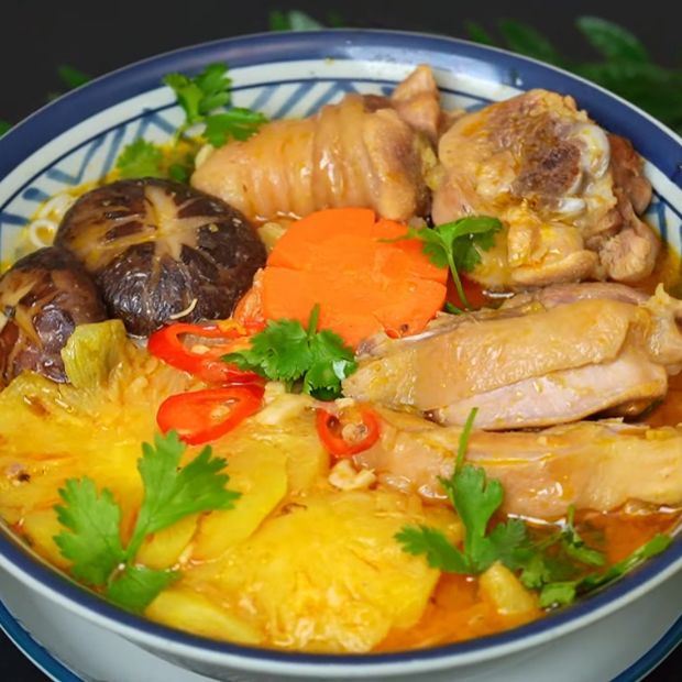Cách làm gà nấu khóm thơm ngon lạ miệng bằng nồi chống dính