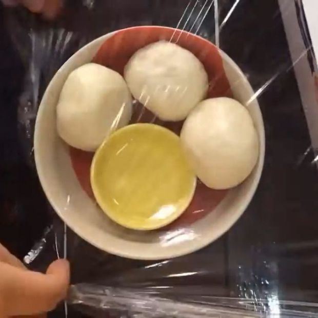 bánh bao hấp bằng lò vi sóng