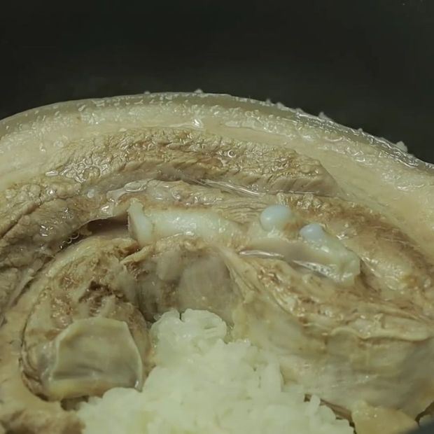 thịt hấp nồi cơm