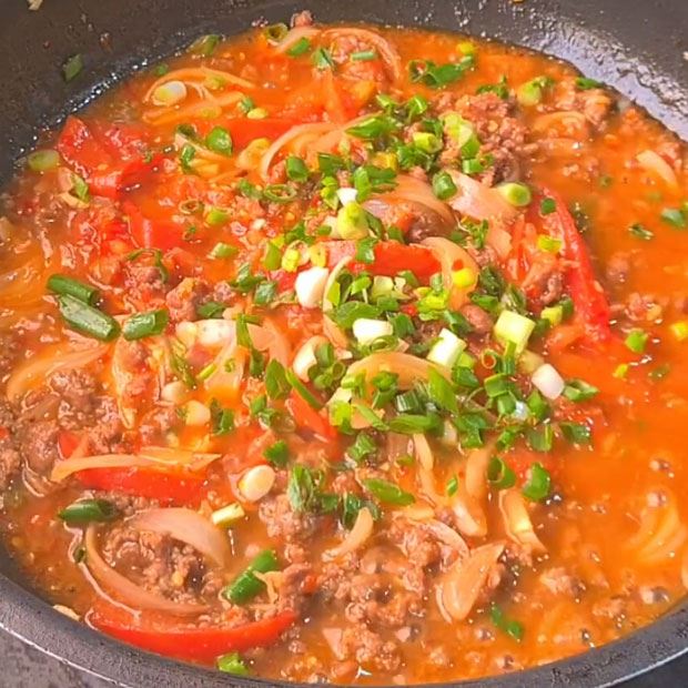 thịt bò băm sốt cà chua
