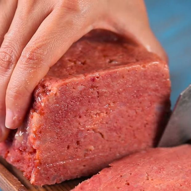 Cách làm thịt hộp Spam tại nhà bằng nồi lẩu hấp kết hợp