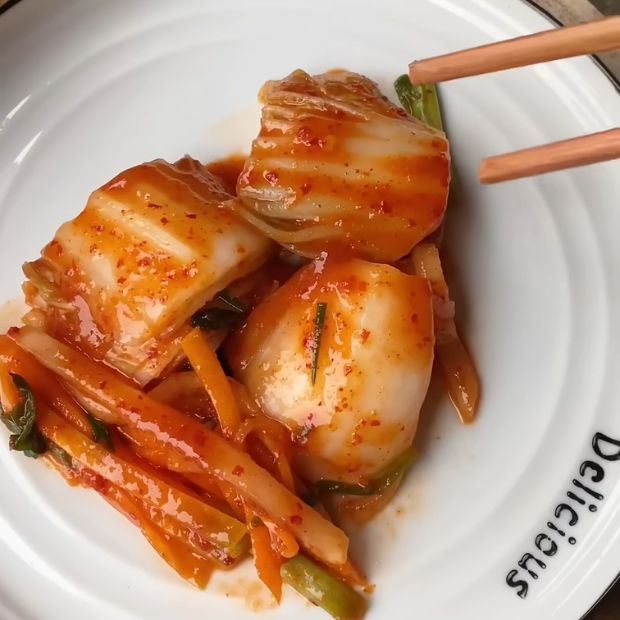 Cách làm kim chi bằng gói gia vị O'food tại nhà siêu đơn giản