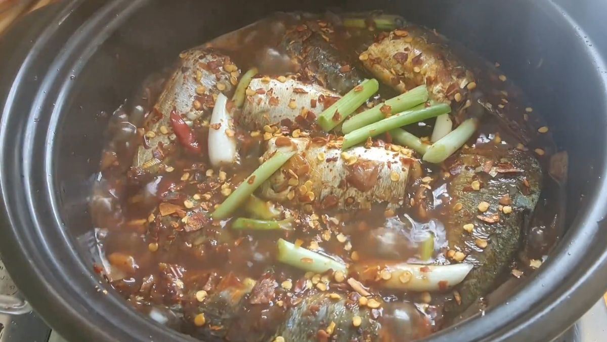 cá nục kho kiểu miền Trung ngon