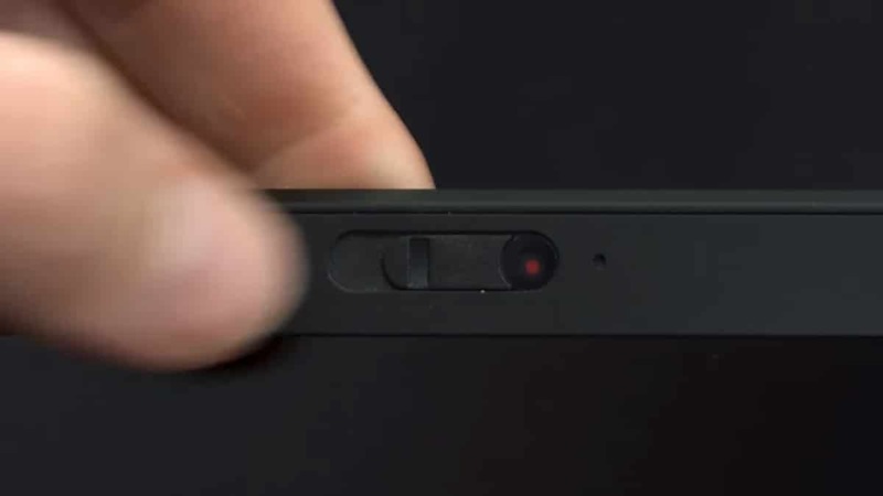 C&ocirc;ng Tắc Gạt Vật L&yacute; (Physical Shutter/Switch)