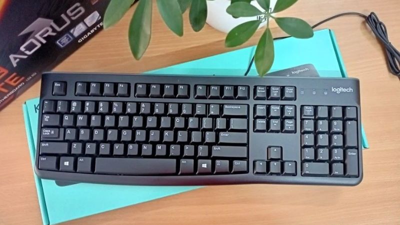 B&agrave;n Ph&iacute;m C&oacute; D&acirc;y Logitech K120