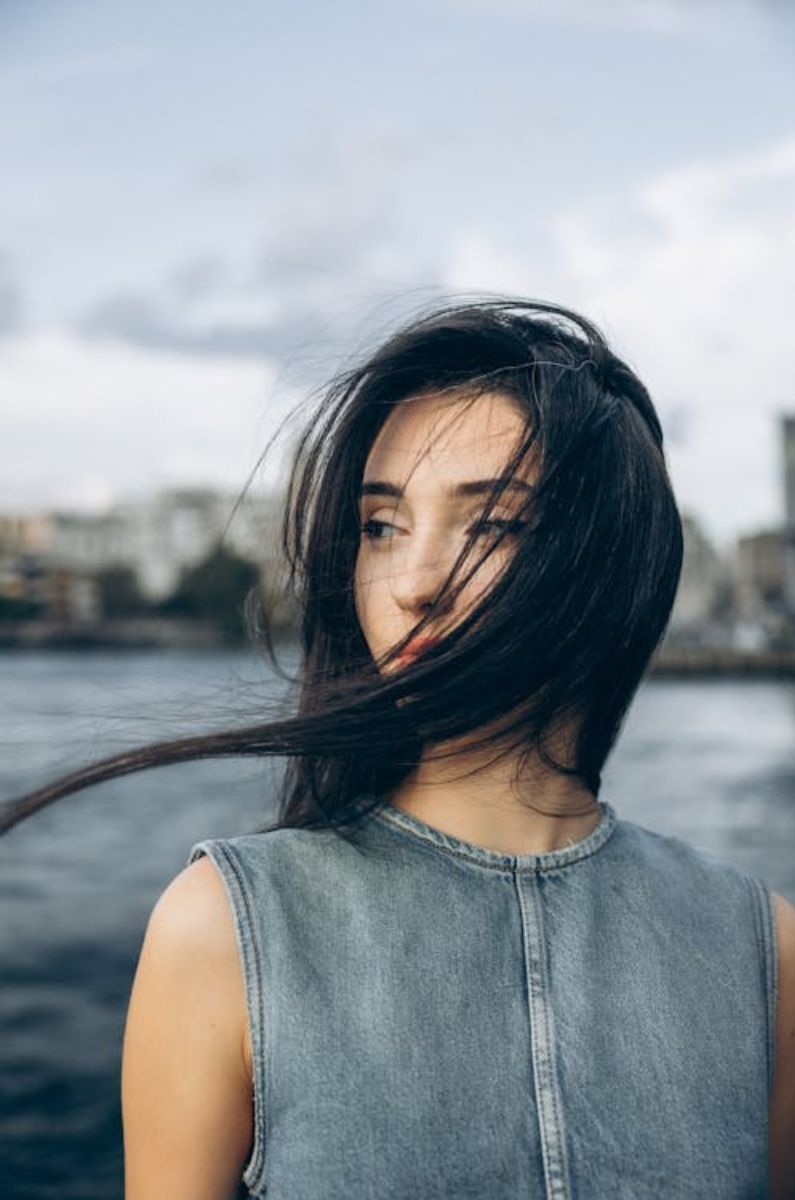 Tương tác với trang phục và mái tóc Tương tác với trang phục và mái tóc