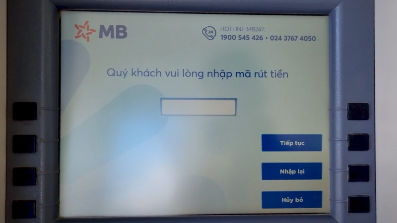 Nhập m&atilde; r&uacute;t tiền đ&atilde; tạo ở bước 8 > Bấm Tiếp tục hoặc Enter