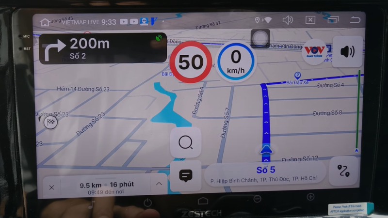 Màn hình sẽ hiển thị qua chế độ dẫn đường theo thời gian thực dựa trên GPS. Màn hình sẽ hiển thị qua chế độ dẫn đường theo thời gian thực dựa trên GPS.