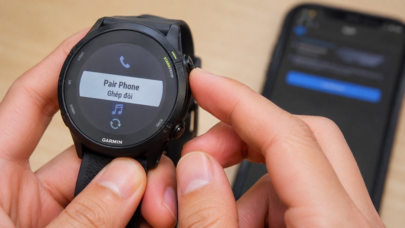 Đưa đồng hồ Garmin vào chế độ Pair Phone Đưa đồng hồ Garmin vào chế độ Pair Phone