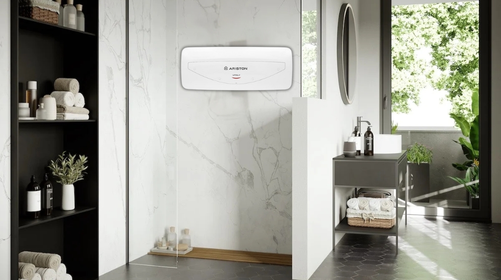 Máy nước nóng gián tiếp Ariston 20 lít 2500W VITALY 20 SLIM 2.5 FE 2024 với bình chứa tráng men và lớp cách nhiệt giữ nóng lâu