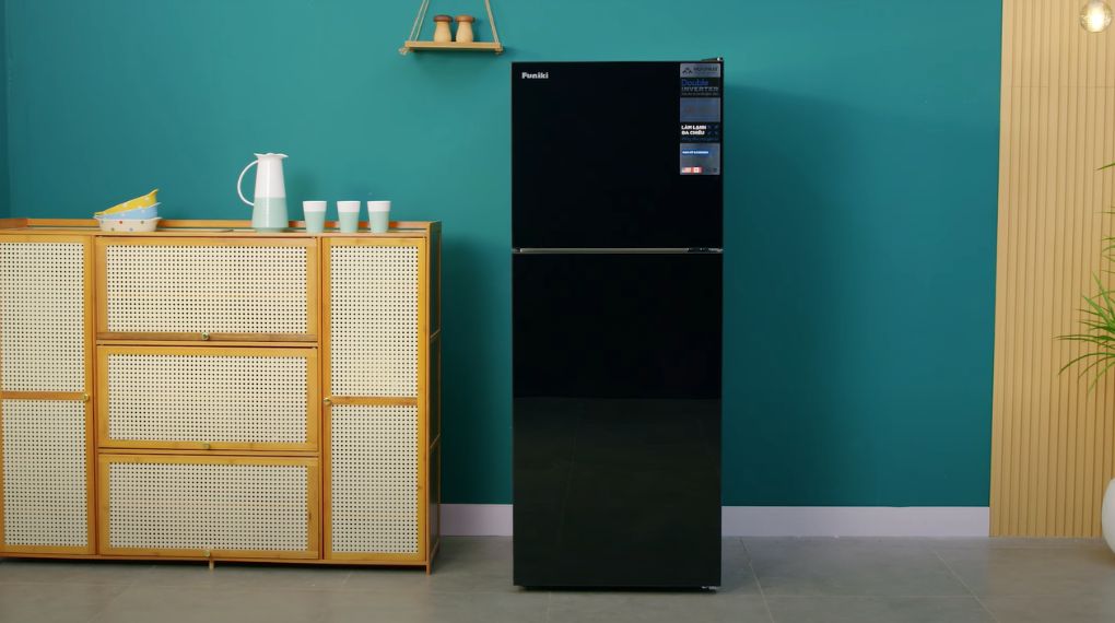 Tủ lạnh Funiki ngăn đá trên tích hợp công nghệ Silver Nano kháng khuẩn và Inverter tiết kiệm điện Tủ lạnh Funiki ngăn đá trên tích hợp công nghệ Silver Nano kháng khuẩn và Inverter tiết kiệm điện