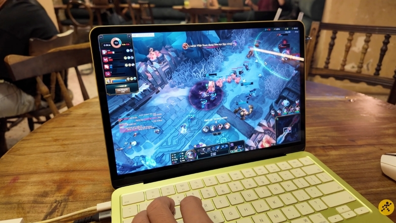 Khả năng chơi game của MacBook chưa thật sự mượt m&agrave;