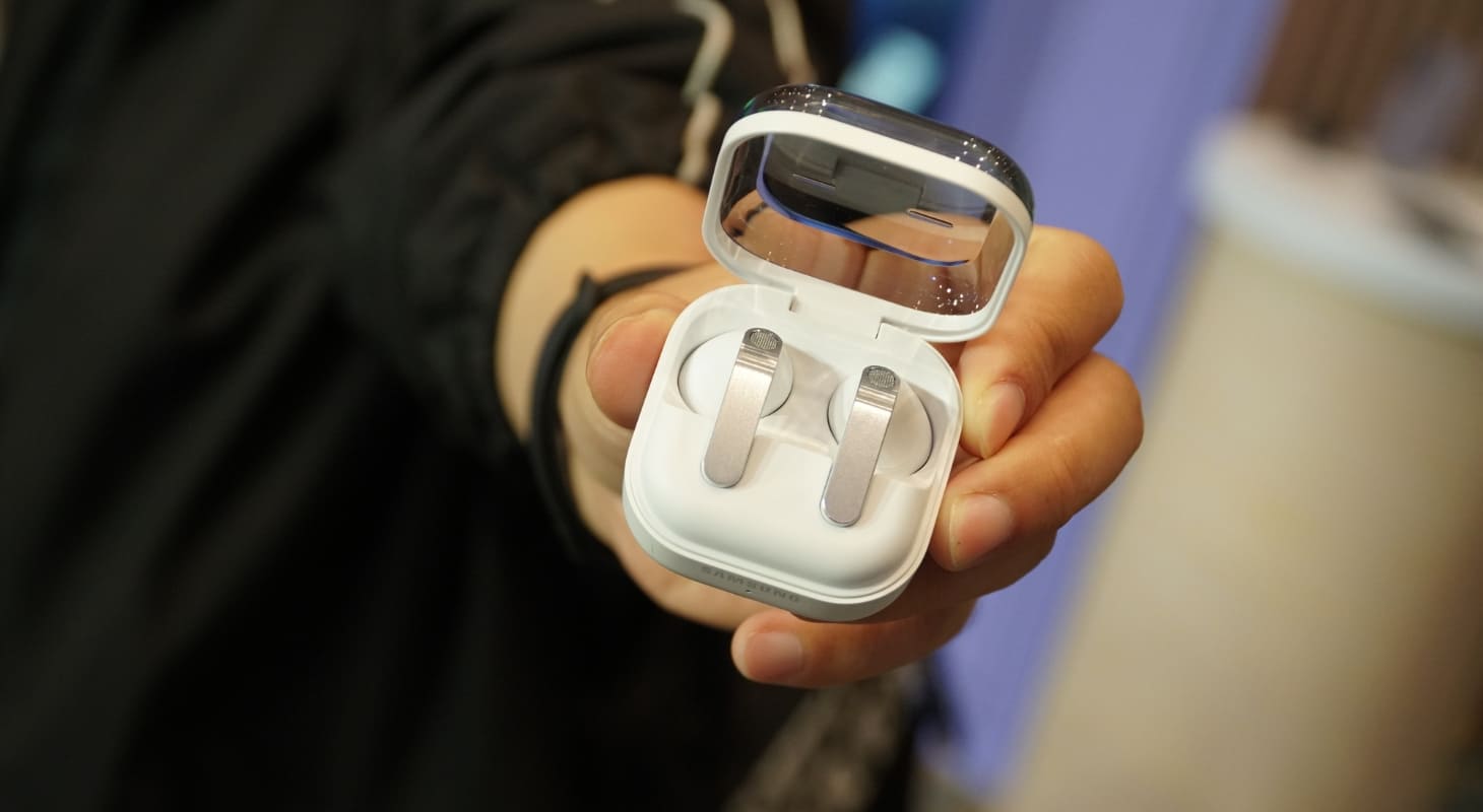Cận cảnh Galaxy Buds 4 tại sự kiện Galaxy Unpacked 2026
