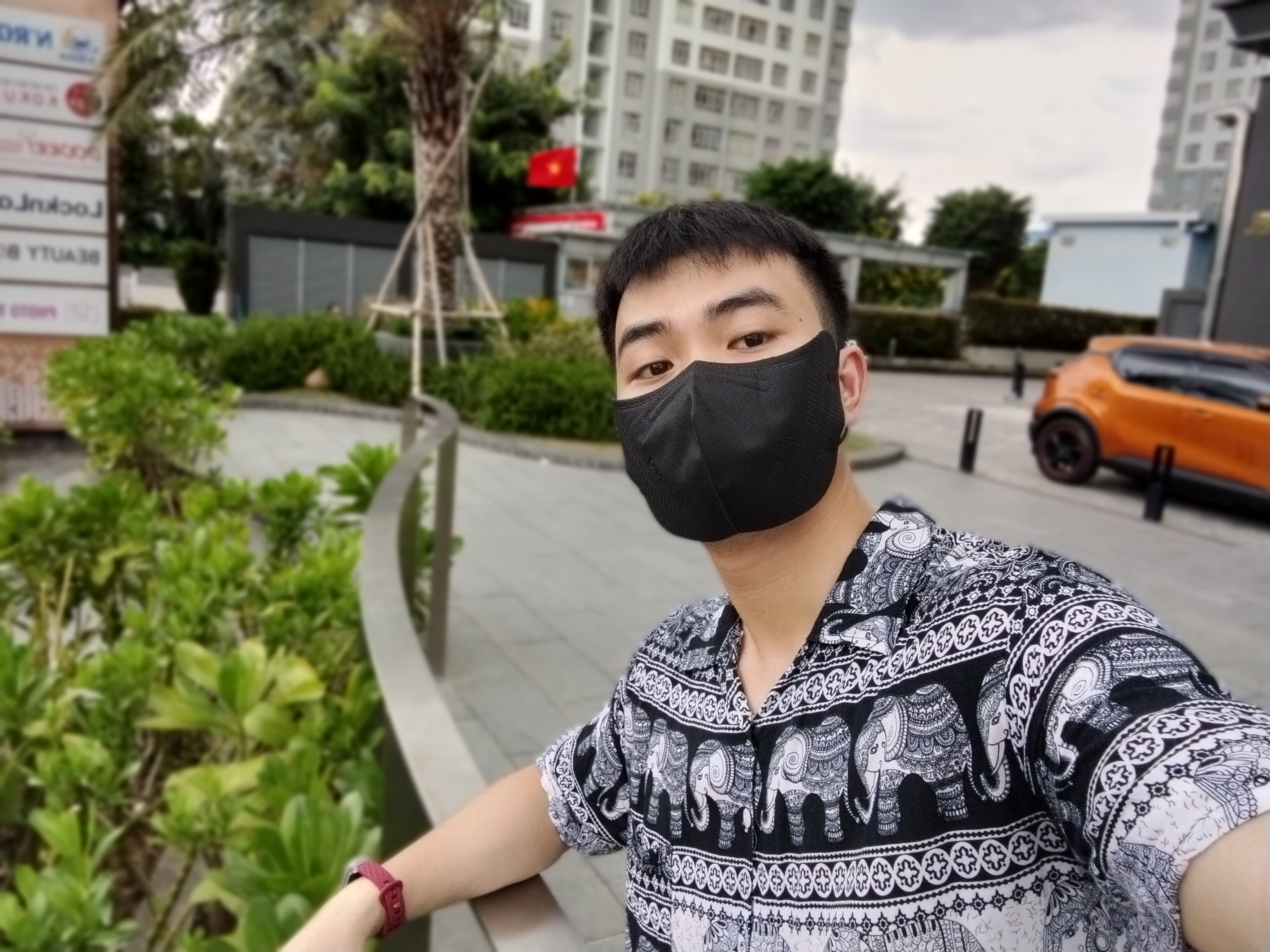 Trên tay realme C85 Pro: Pin lớn 7.000 mAh, sạc nhanh 45 W và màn hình AMOLED Full HD+