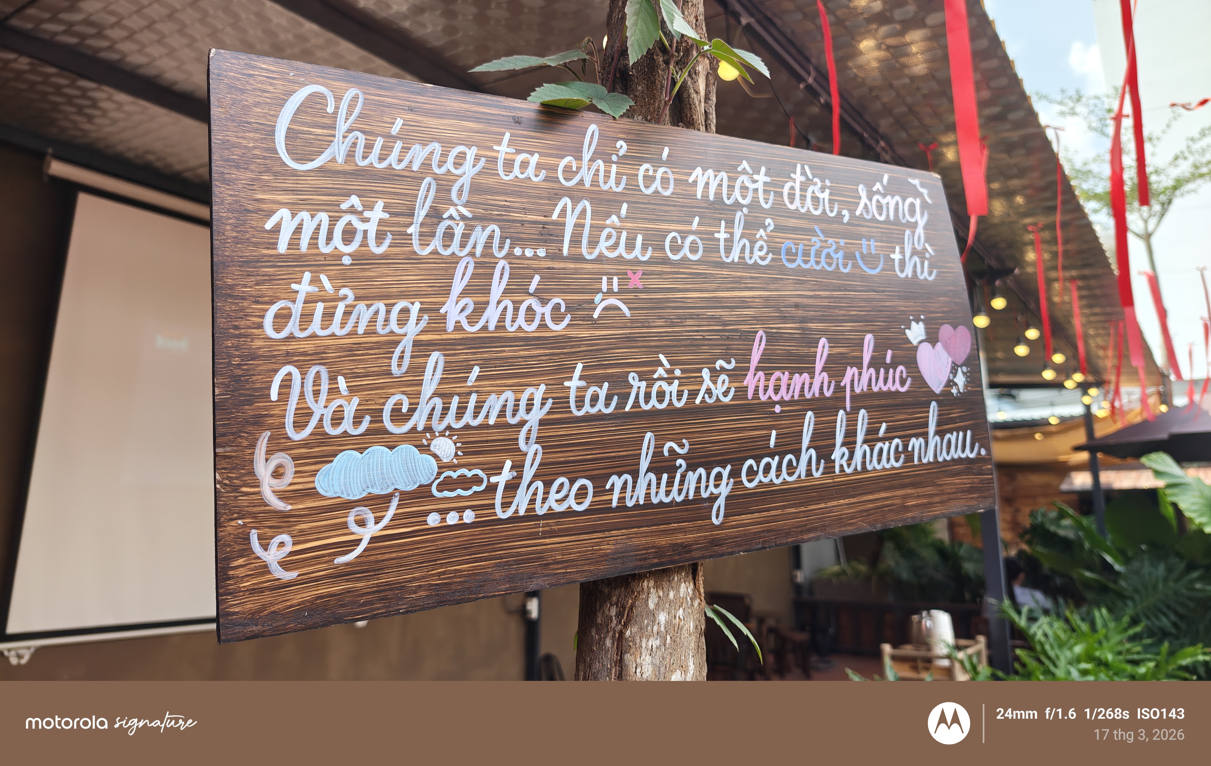 Đánh giá motorola Signature: Mỏng nhẹ dùng rất đã nhưng màn hình dễ xước và hơi nóng Đánh giá motorola Signature: Mỏng nhẹ dùng rất đã nhưng màn hình dễ xước và hơi nóng