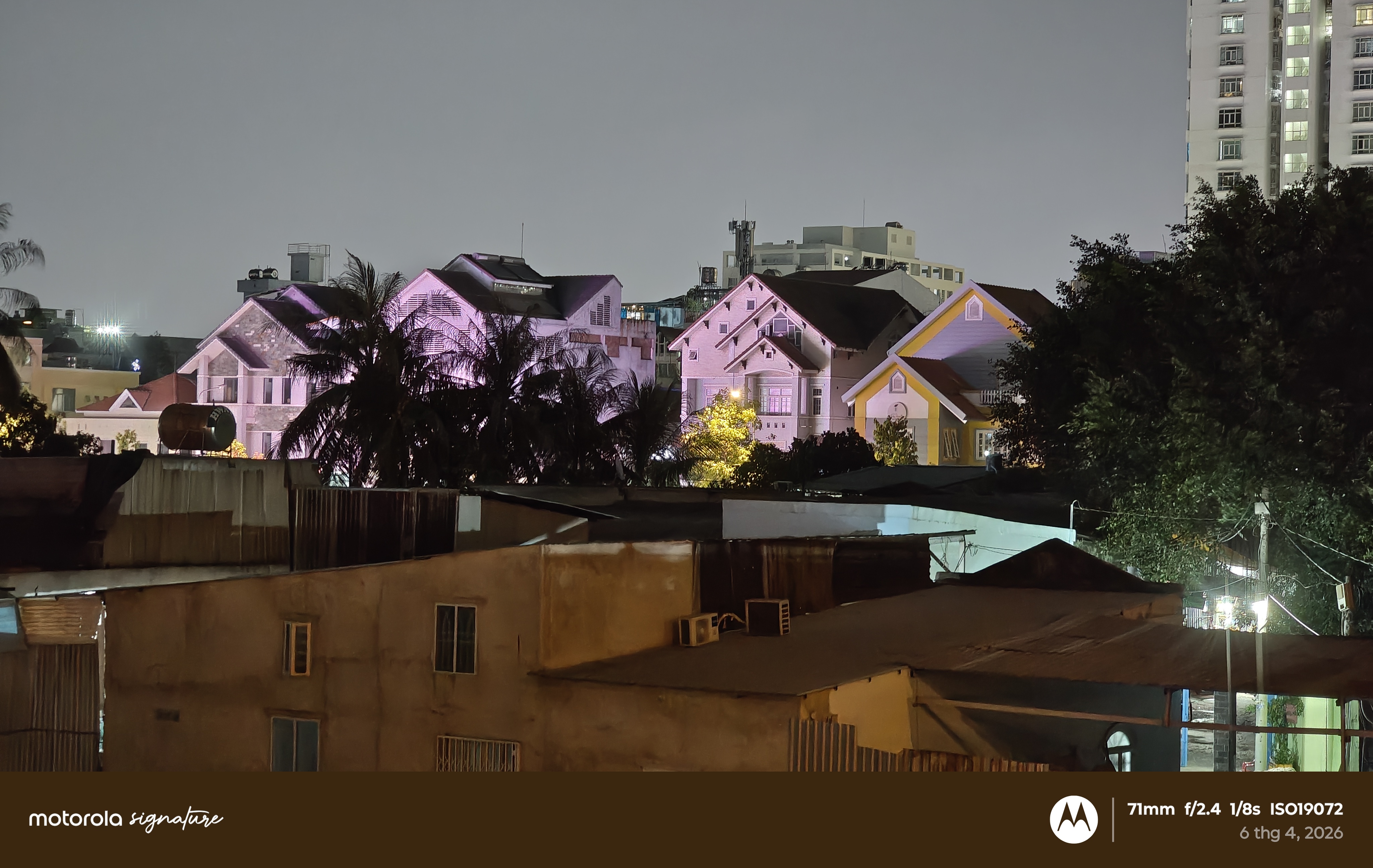 Đánh giá motorola Signature: Mỏng nhẹ dùng rất đã nhưng màn hình dễ xước và hơi nóng Đánh giá motorola Signature: Mỏng nhẹ dùng rất đã nhưng màn hình dễ xước và hơi nóng