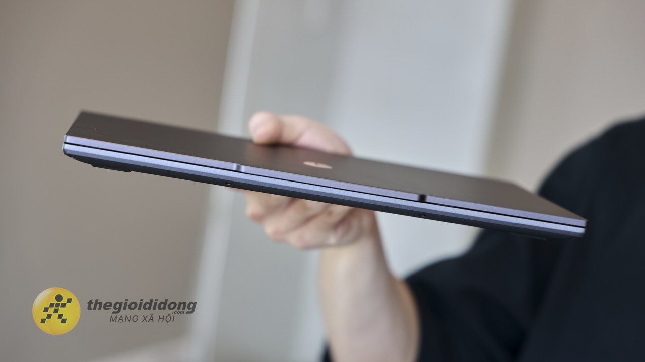 Trên tay laptop Thunderobot AiBook14 Air: Thiết kế chắc chắn, mạnh mẽ với Ryzen 8745HS, màn hình 2K sắc nét