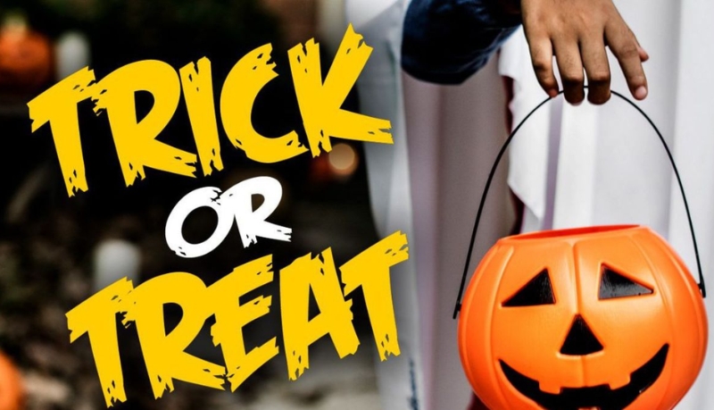 Halloween ăn kẹo hay bị ghẹo hay còn gọi là Trick or Treat Halloween ăn kẹo hay bị ghẹo hay còn gọi là Trick or Treat