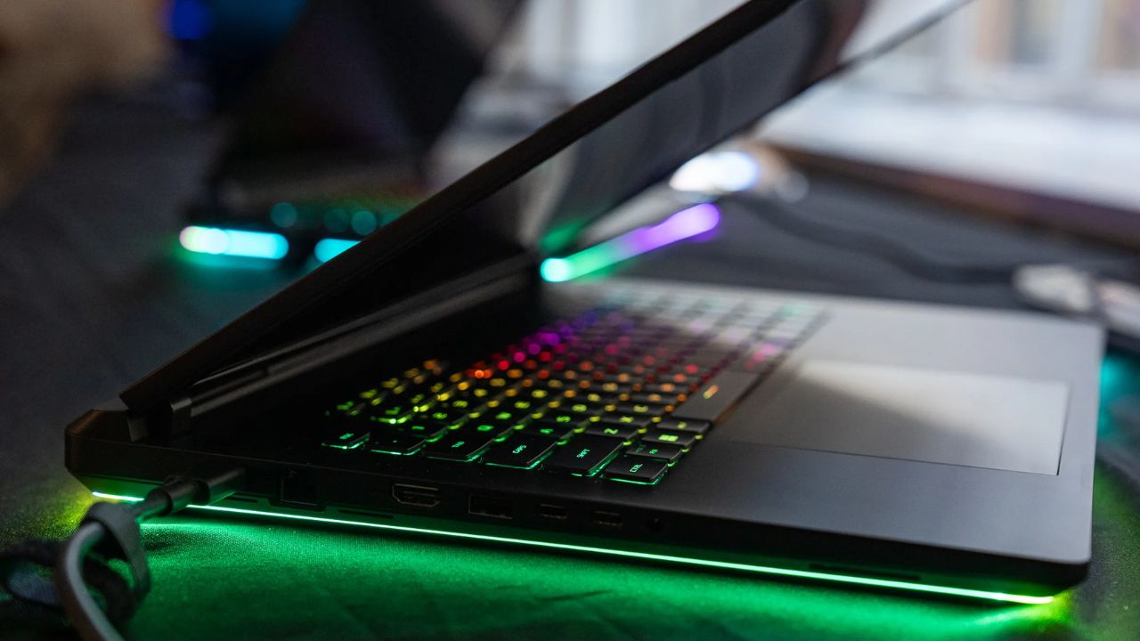 ASUS ROG Strix Scar 16 và 18 ra mắt đi kèm nhiều đèn LED RGB hơn