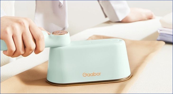 Bàn ủi Gaabor nổi bật với các tông màu pastel thời thượng như trắng sứ, xanh nhạt hoặc tím nhạt