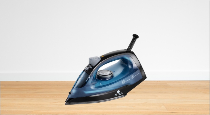 Bàn ủi hơi nước Elmich với công nghệ phun hơi nước mạnh mẽ giúp làm phẳng nhanh các nếp nhăn trên nhiều loại vải
