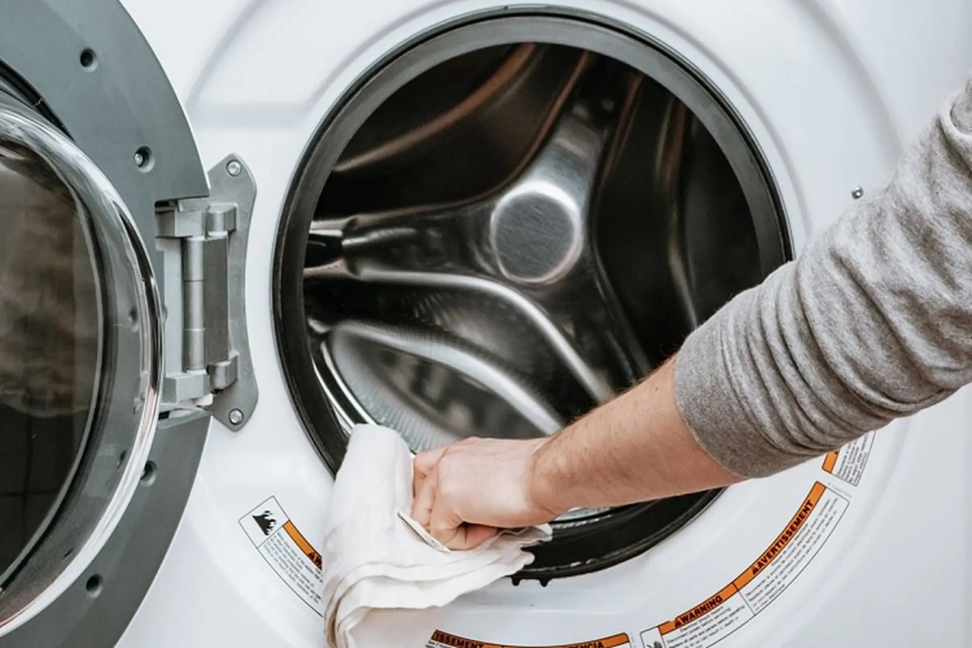 Vệ sinh máy giặt định kỳ giúp bảo vệ sức khỏe cả gia đình Vệ sinh máy giặt định kỳ giúp bảo vệ sức khỏe cả gia đình